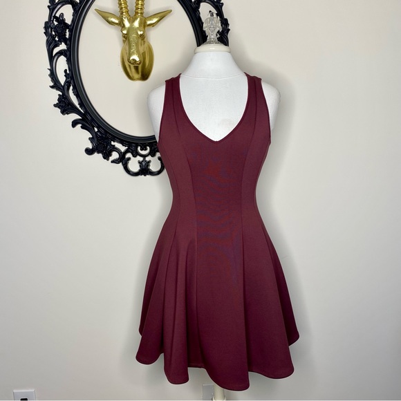 Black Swan Burgundy Wine Colored Sleeveless Dress - Picture 1 of 7